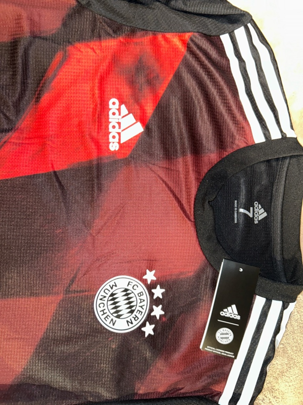 VERY RARE Adidas FC Bayern München 2020/21 Pre-Match Jersey Black Red Geometric - Picture 2 of 7